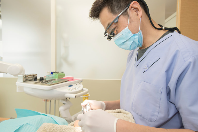 成人の約8割が罹患「歯周病」を治療・予防管理します